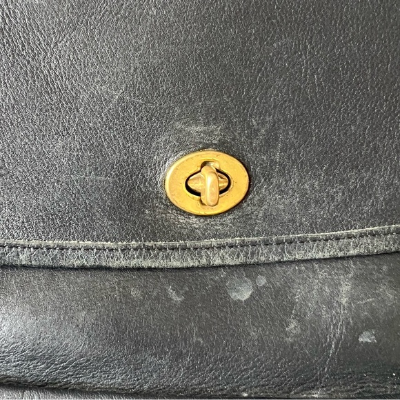 Vintage Coach 9790 City Bag Shoulder Bag Turnlock Crossbody Black Bag - Picture 11 of 16
